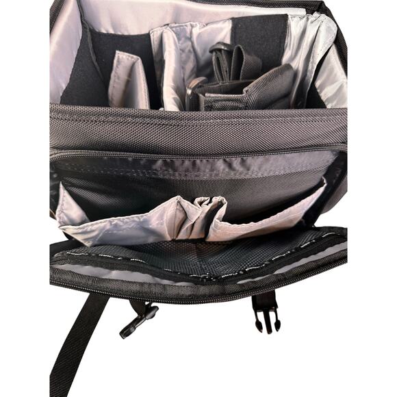 Canon 200DG Digital Gadget Bag - Black (9320A003) - Picture 4 of 16